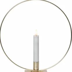 Ring med antikljus på fot